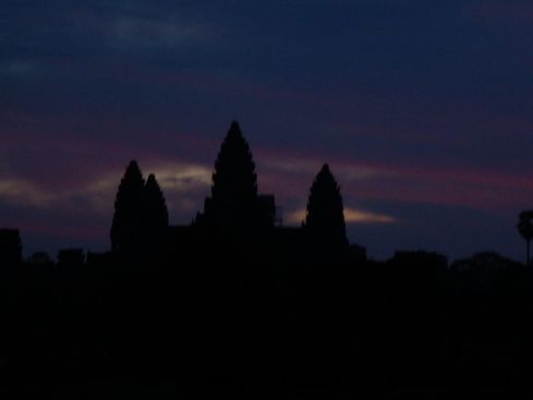 アンコール・ワットの夜明け